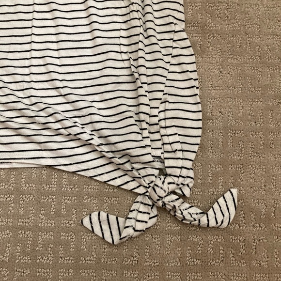 Olivia Rae top - Picture 4 of 4